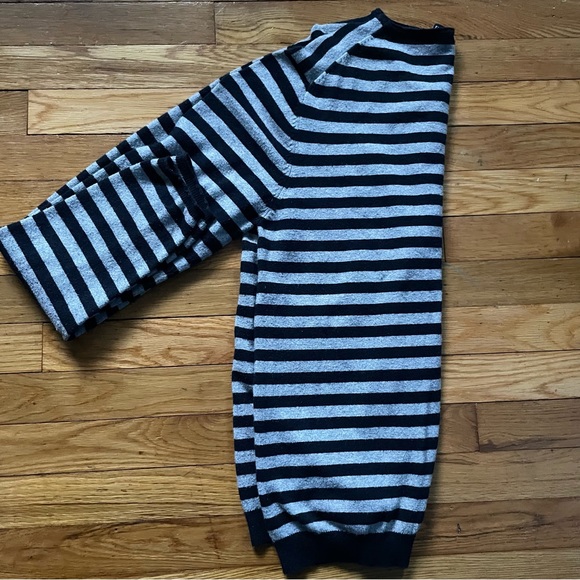 Pull Project Sweater - Picture 6 of 6